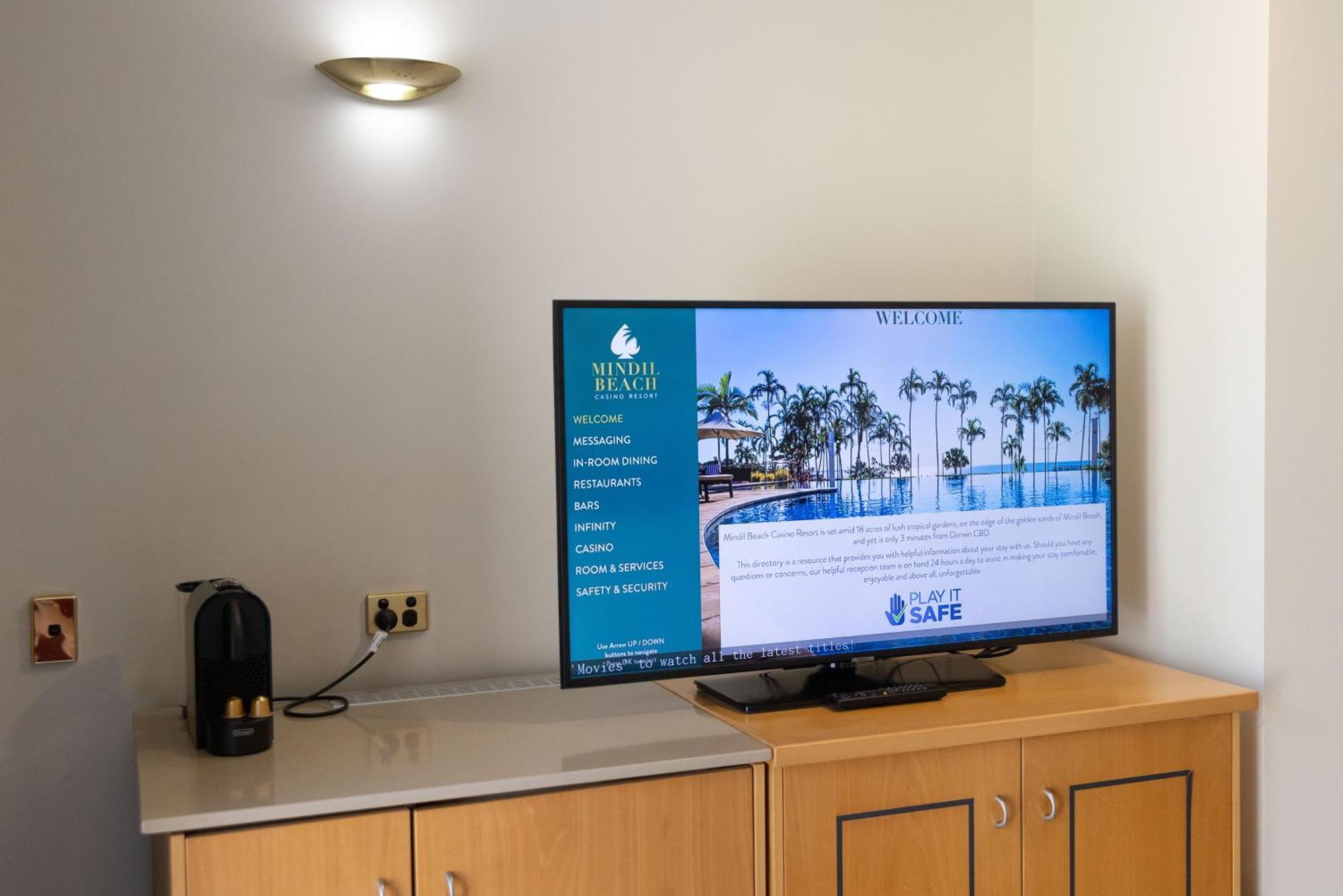 มินดิล บีช กาสิโน แอนด์ รีสอร์ต Hotel ดาร์วิน ภายนอก รูปภาพ A television with a built-in set-top box