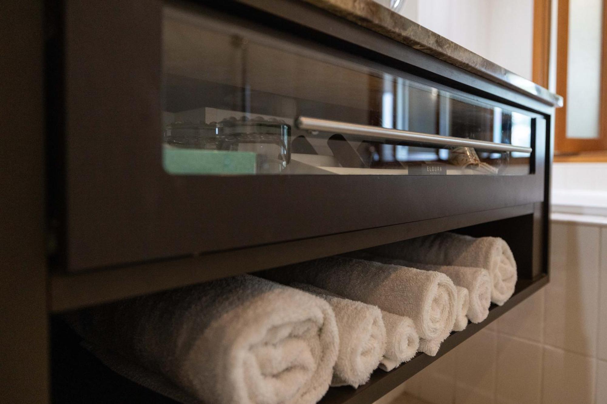 มินดิล บีช กาสิโน แอนด์ รีสอร์ต Hotel ดาร์วิน ภายนอก รูปภาพ A towel warmer